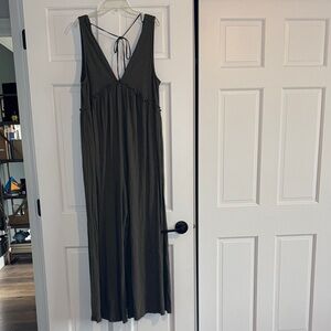 American Eagle Outfitters Olive Green Sleeveless V-Neck Maxi Jumpsuit